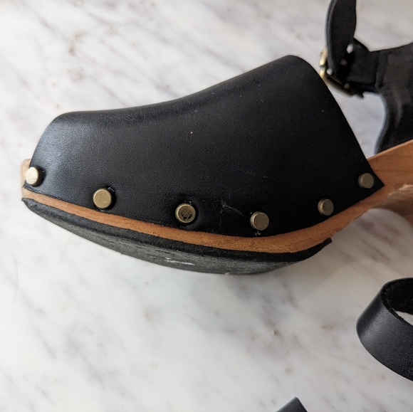 Lisa B Peep Toe Wooden Clog - Picture 5 of 15